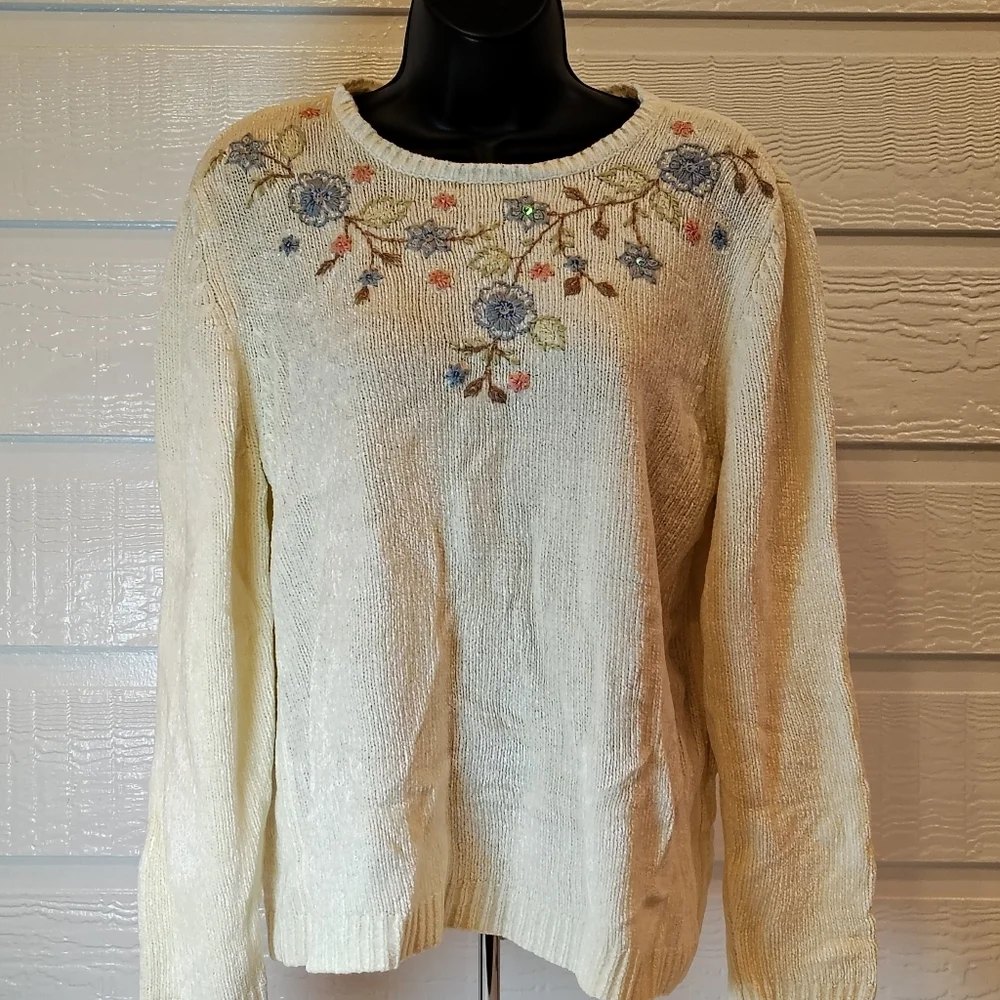 VINTAGE SWEATER WOMENS WOMEN MEDIUM WHITE EMBROIDERED FLOWER SOFT COTTAGE CORE - Picture 2 of 8